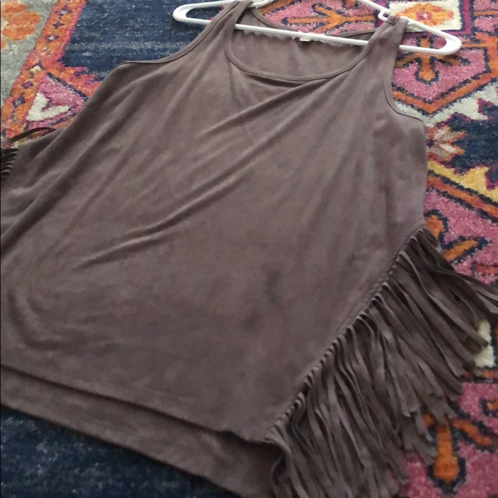 Adorable fringe tank top!